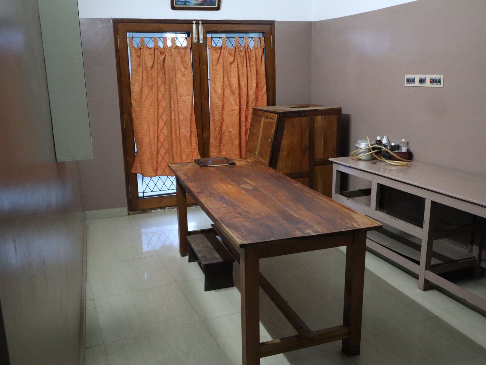 SR AYUSH Hospita